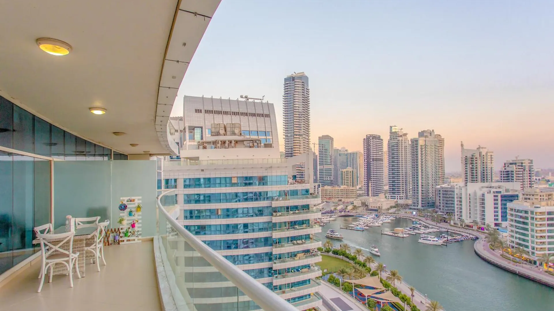 Elegant 2 Bedroom Apartment In Dubai Marina- Just 1 Min Walk From Jbr Beach 0*,  United Arab Emirates
